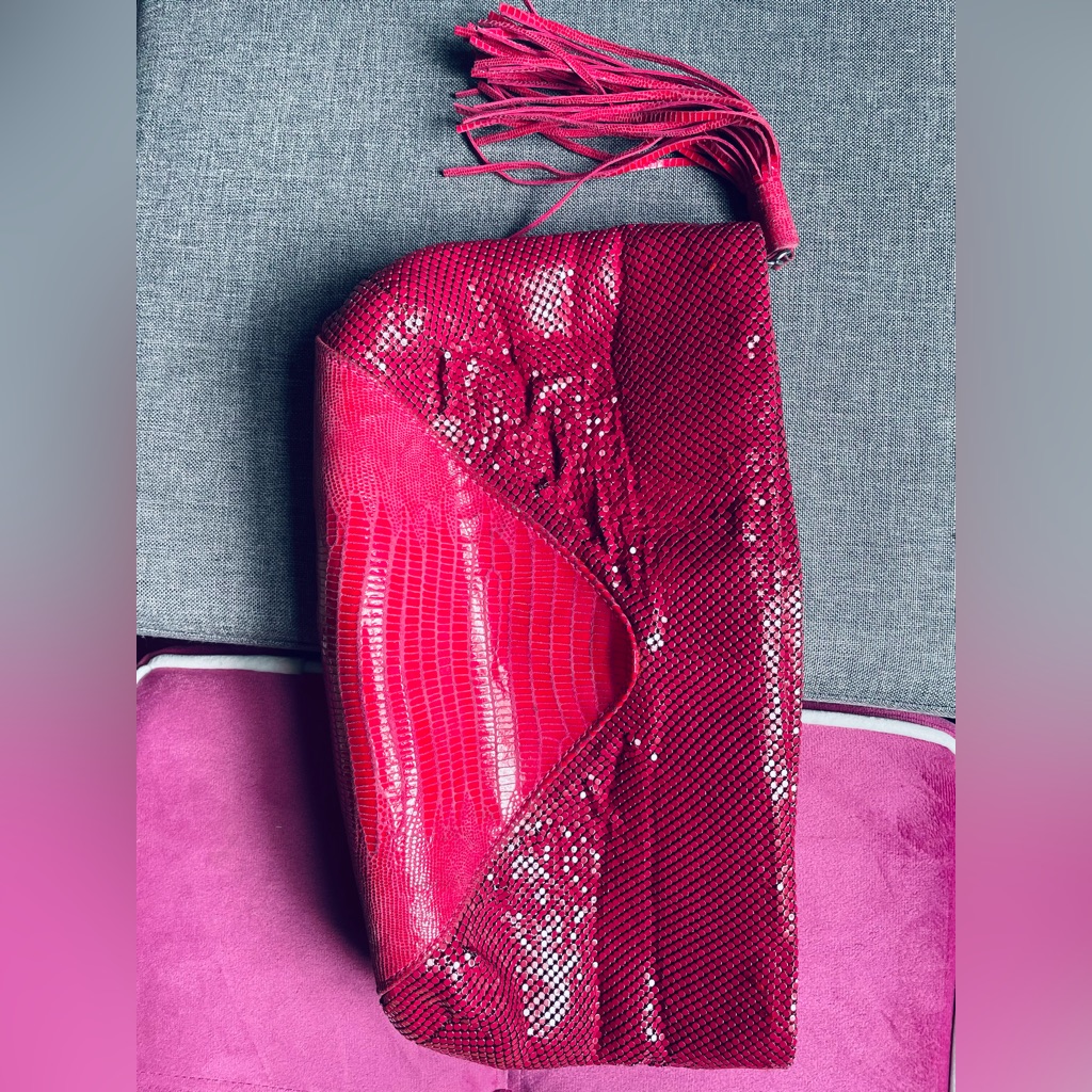 Pre-Owned Fuschia Leather & Metal Mesh Clutch. Soft And Sexy! Barely Used, Clean